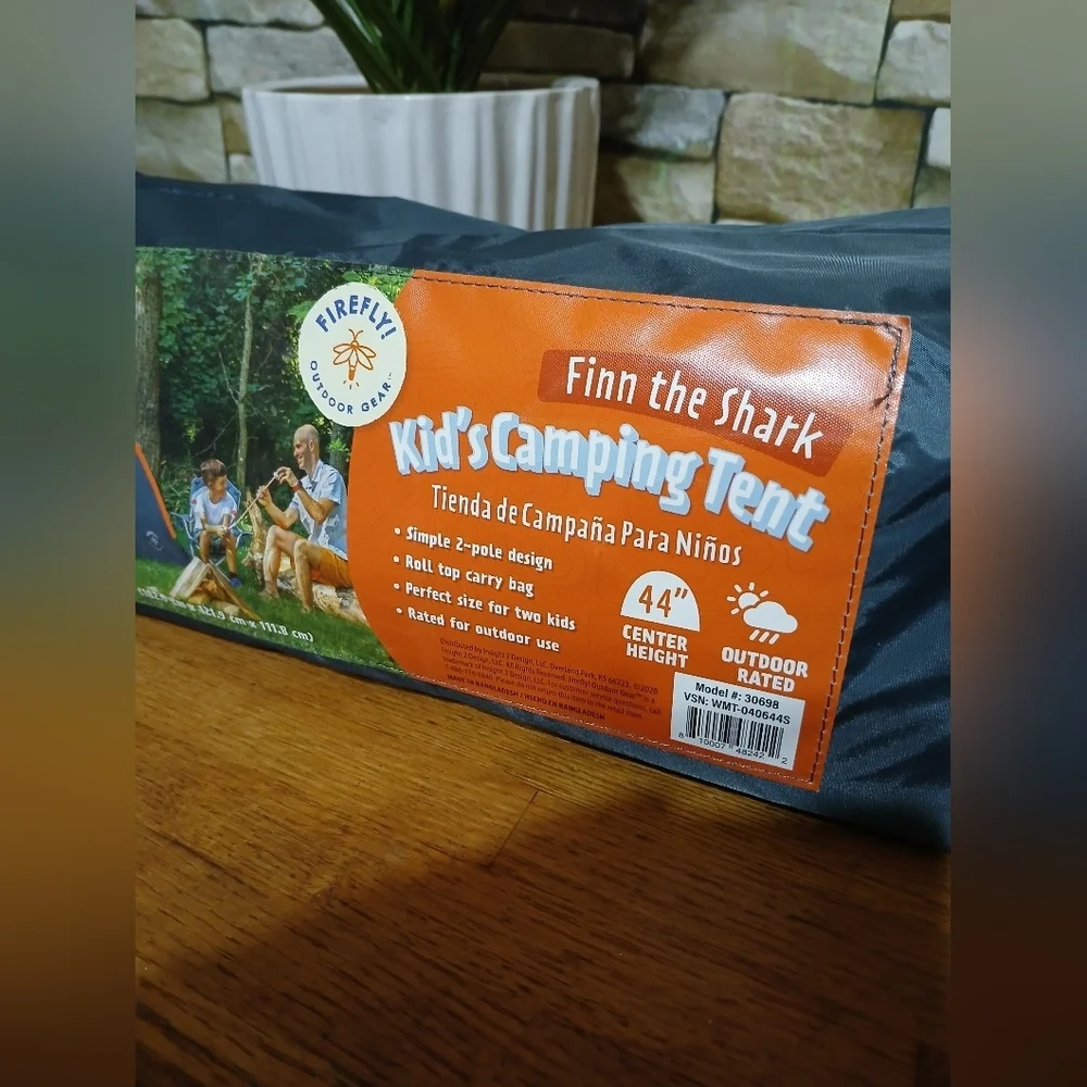 Fin the Shark Kids Camping Tent Blue - Picture 2 of 4